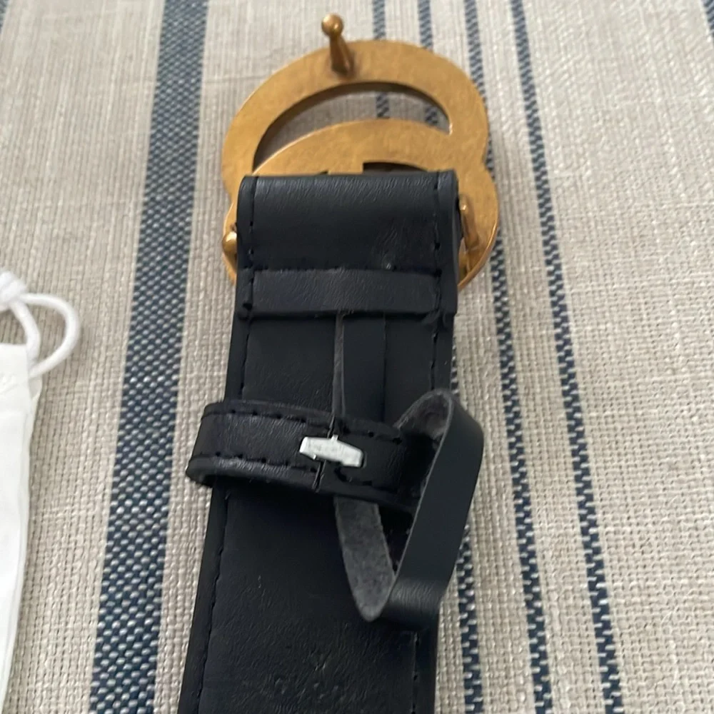 Gucci Black Belt with Gold Buckle - Picture 8 of 12